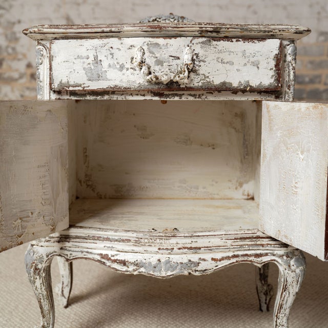 19th Century French Oak Bedside Table (Set of 2) For Sale - Image 9 of 10