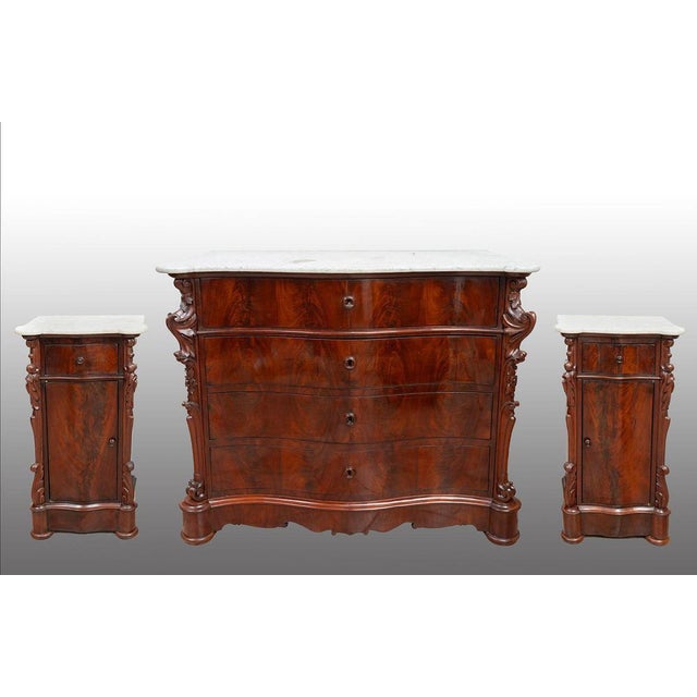 Antique Louis Philippe Neapolitan Bedside Tables in Mahogany with Marble Tops, 19th Century, Set of 2 For Sale - Image 6 of 7