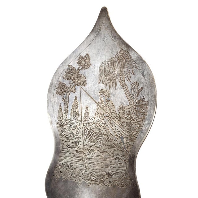 Serving shovel, engraved “Pescador”, silver plate – France Magnificent and elegant serving shovel in silver plate. It...