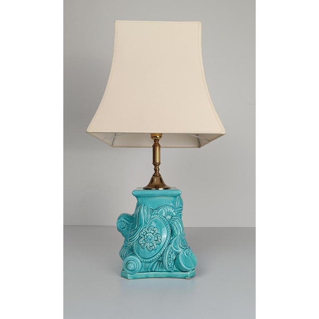 Mid-Century Ceramic Lamp with Italian Renaissance Arms and Armor Decor, 1960s For Sale - Image 10 of 18