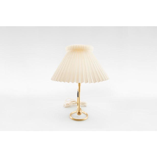 Vintage Model 306 Table Lamp in Brass and Paper by Kaare Klint for Le Klint, Denmark, 1950 For Sale - Image 3 of 5