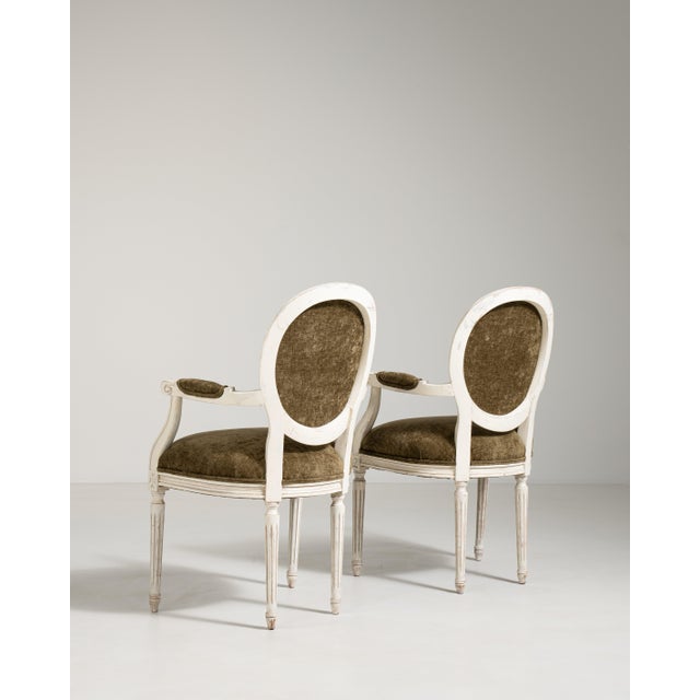 French Pair of Louis XVI Upholstered Armchairs, Neoclassical Style, France, 20th Century For Sale - Image 3 of 18