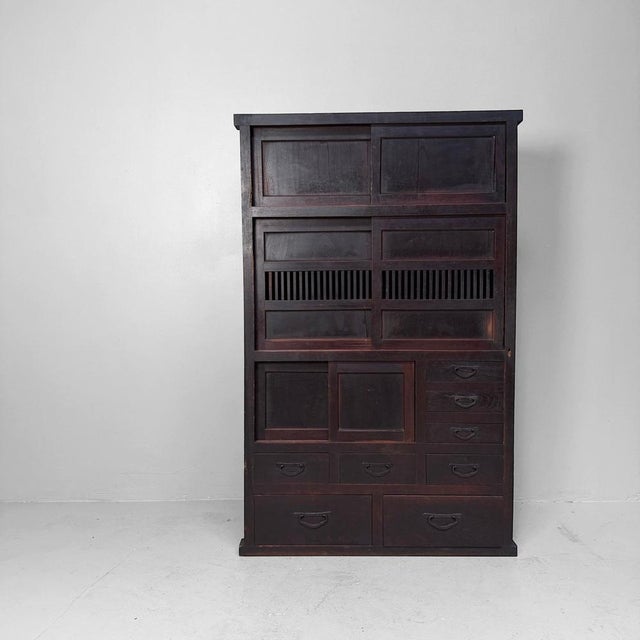 Contemporary Japanese Mizuya Tansu Storage Cabinet, 1900-1920 For Sale - Image 3 of 18