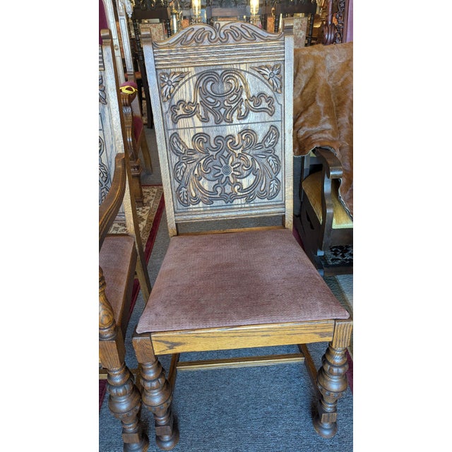 Wood 1920s Quarter Sawn Oak Round Table With 4 Chairs - Set of 5 For Sale - Image 7 of 14