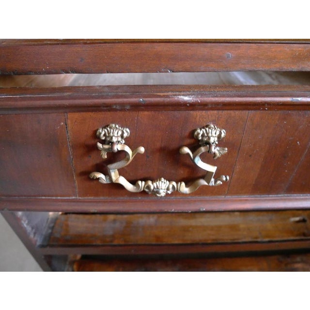 Antique Walnut Chest of Drawers, 18th Century For Sale - Image 10 of 18