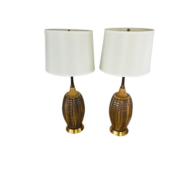 Affiliated Craftsmen Pair of Mid-Century Modern Brutalist Abstract Ceramic Table Lamps – Geometric Textured Design For Sale - Image 4 of 13