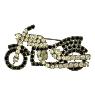 Dorothy Bauer Motorcycle Chopper Prong Set Signed Brooch 1990s For Sale
