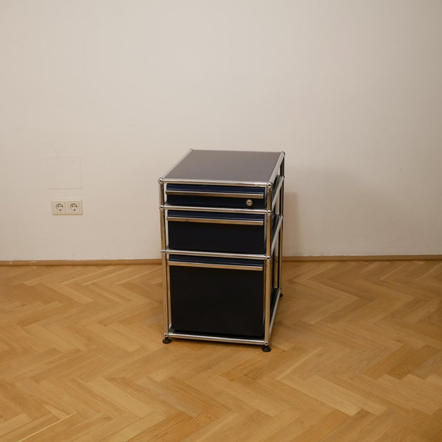 Office Container by Fritz Haller & Paul Schärer for USM Haller, in Very Good conditions. Designed 1960 to 1969 I have...