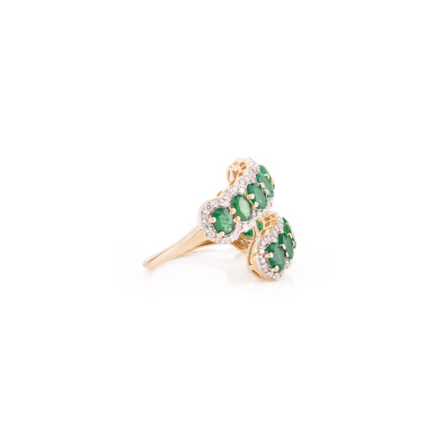 Early 21st Century Natural 2 Ct Emerald Open Face Diamond Chic Cocktail Ring Size 5 in 14k Gold For Sale - Image 5 of 14