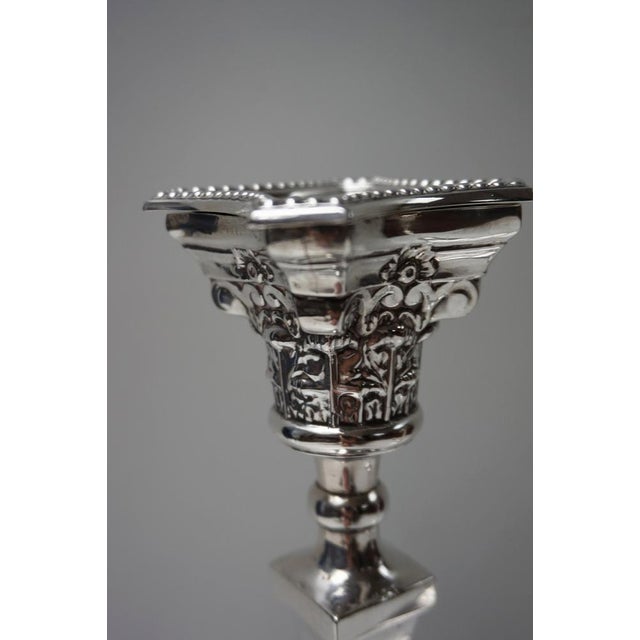 Neoclassical Sterling Silver Column-Form Candleholders Birmingham by Bayliss and Coulthard, 1913, Set of 2 For Sale - Image 3 of 16