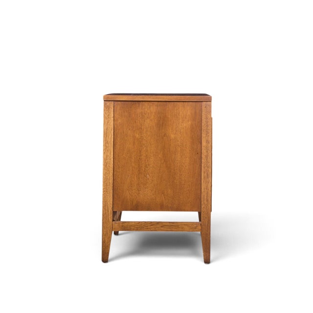 Broyhill Brasilia Mid Century Walnut and Brass Credenza With Hutch For Sale In Chicago - Image 6 of 13