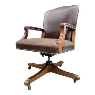 Gunlocke Neo-Transitional Swivel-Tilt Leather Executive Chair With Bronze Lion Paw Feet For Sale
