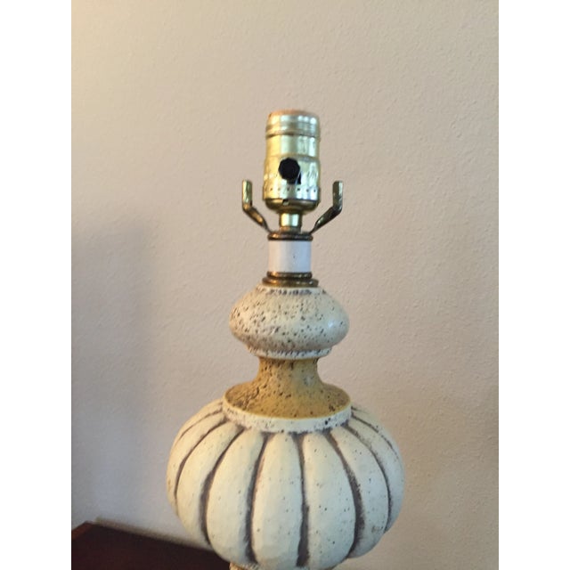 Underwriters Laboratories Mid 20th Century Underwriters’ Laboratories Pottery Table Lamp For Sale - Image 4 of 8