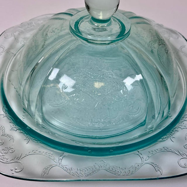 1970s Vintage Art Deco Hollywood Regency Indiana Glass Co. Recollection Covered Butter Dish For Sale - Image 6 of 10