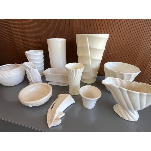 American Vintage Cream/White Pottery Ceramics 40s McCoy/Bauer/Usa/Catalina Lot (12) For Sale - Image 3 of 16