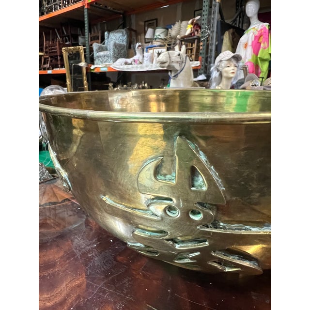 Up for consideration is a beautiful vintage Asian style brass bowl. This would look lovely in your home and it is a great...