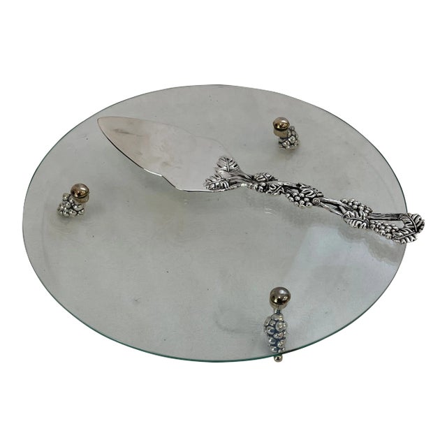 Vintage Three Toed Silver Plated Footed Cake Stand With Cake Server For Sale