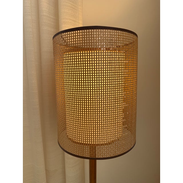 Vintage Mid-Century Modern Wood Floor Lamp With Woven Double Shade. For Sale - Image 4 of 5