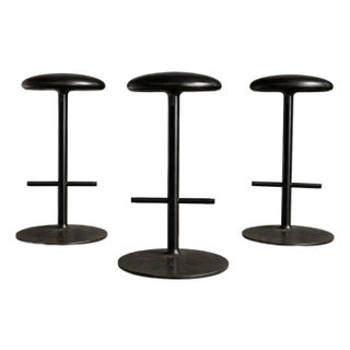 Ricardo Fasanello (1930–1993) Ciranda Stools, Set of Three, Brazil, 1986 — Black Carbon Steel and Leather For Sale