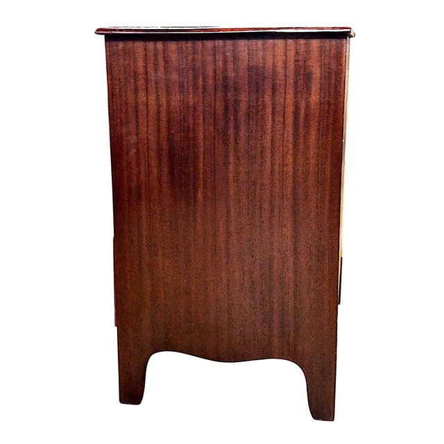 Burnt Umber 19th-Century Georgian-Style Mahogany and Brass Chest of Drawers For Sale - Image 8 of 14