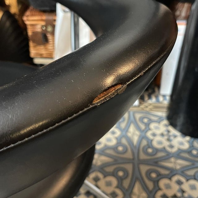 Set of 4 chairs or armchairs "airport model 037" by geoffrey harcourt for hans kaufeld in the 1960s. The chair has a...