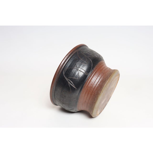 Large Vintage Maroon and Charcoal Sgraffito Ceramic Planter by Deanna Nichols For Sale In New York - Image 6 of 14