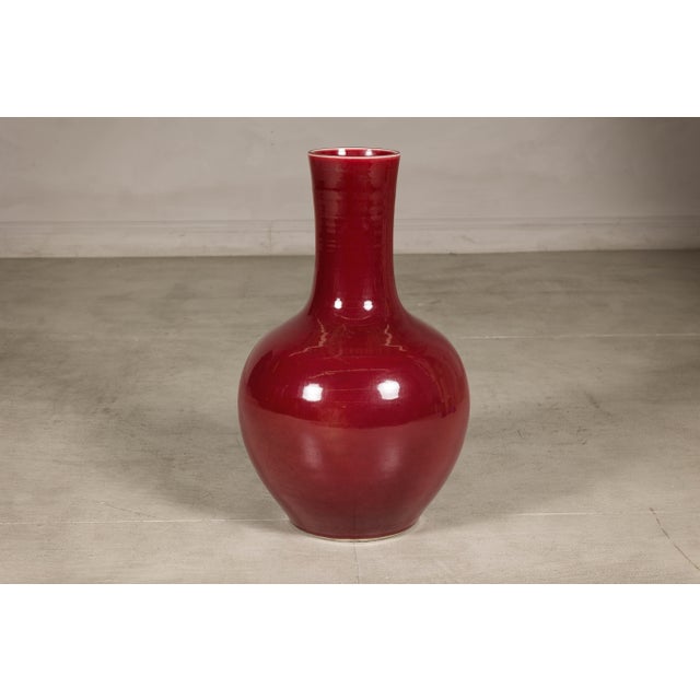 Chinese Vintage Chinese Oxblood Porcelain Vase with Long Neck and Baluster Form For Sale - Image 3 of 16