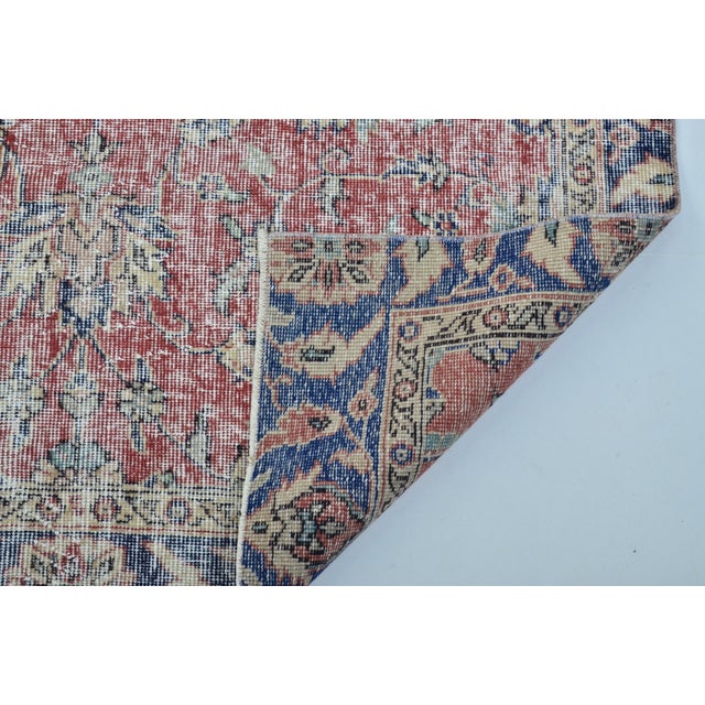 Light Pink 1950s Turkish Handmade Oushak Rug For Sale - Image 8 of 10