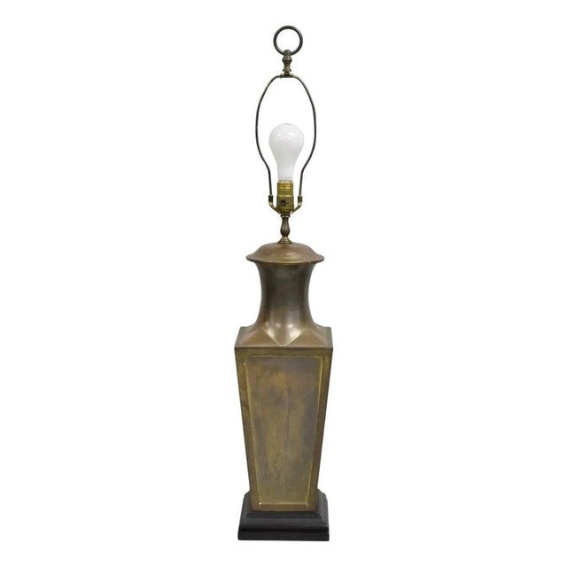 Wildwood Mid Century Vintage Chinoiserie Brass Square Jardiniere Table Lamp Wildwood For Sale - Image 4 of 6