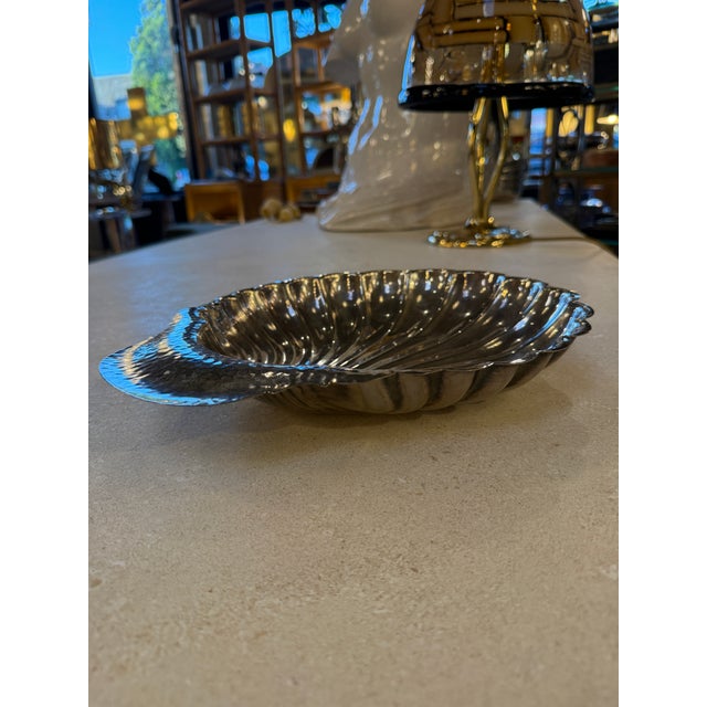 Silver-Plated Shell Centerpiece Bowl With Hammered Handle, 1970s For Sale - Image 4 of 6