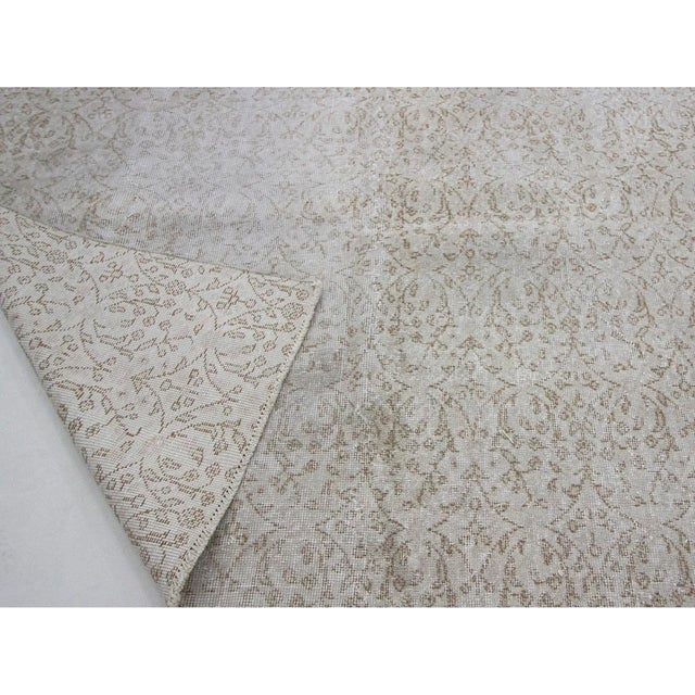 Mid 20th Century 1960s Vintage Distressed Washed Out Cream Rug- 5′10″ × 9′6″ For Sale - Image 5 of 7