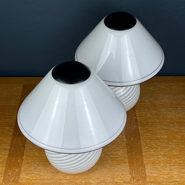 White Murano Table Lamps, 1970s, Set of 2 For Sale - Image 4 of 14