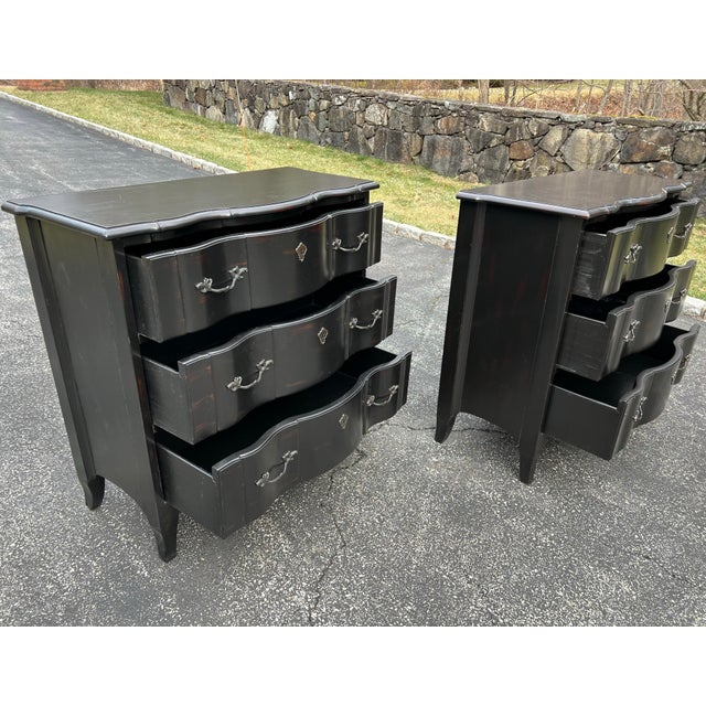 French 2000s Ralph Lauren Tortoiseshell Ebonized Bachelors Chest of Drawers - a Pair by Caracole For Sale - Image 3 of 12