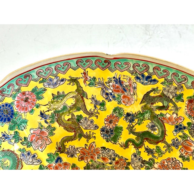 Chinoiserie Imperial Yellow Chinese Scalloped Eggshell 10.5” Bowl For Sale - Image 3 of 9