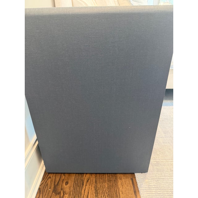 Mid-Century Modern Brand New Pair of Villa & House Benjamin Linen 1 Drawer Side Tables in Blue Steel For Sale - Image 3 of 8