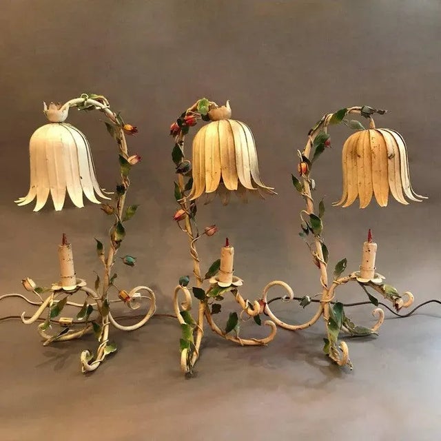 Mid-Century Modern 1950s Italian Floral Toleware Table Lamp For Sale - Image 3 of 9