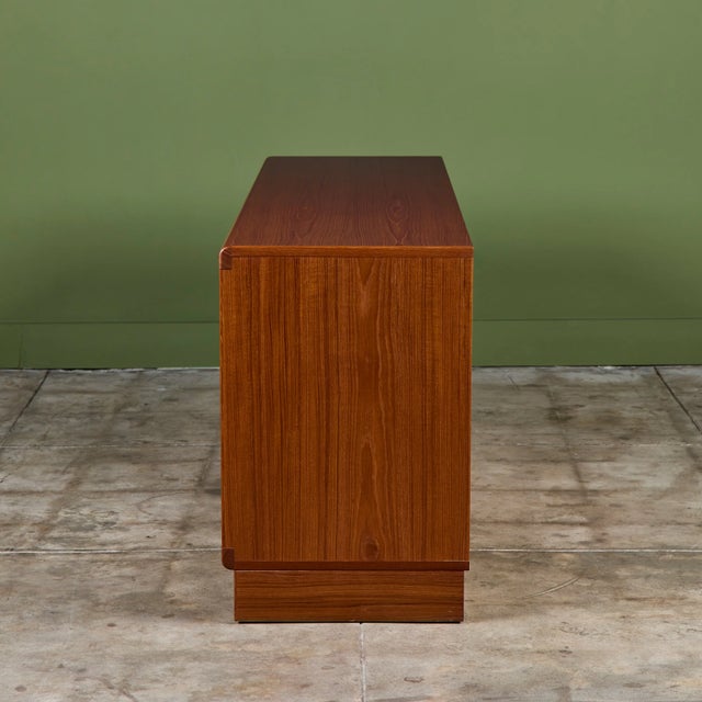 Six Drawer Teak Dresser by Nils Jonsson for Tørring Møbelfabrik For Sale In Los Angeles - Image 6 of 17