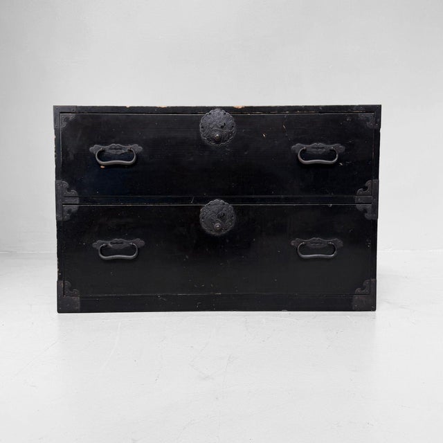 Antique Japanese Kimono Tansu Chest, 1910 For Sale - Image 18 of 18