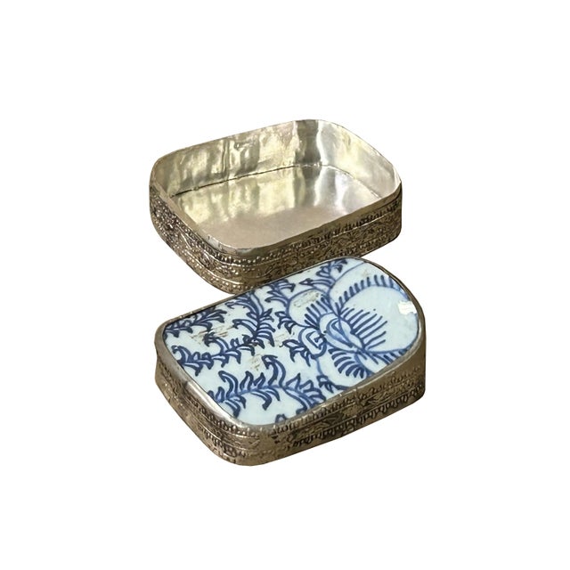 Metal 3" Chinese Old White Base Blue Scroll Leaf Graphic Porcelain Art Pewter Box For Sale - Image 7 of 7