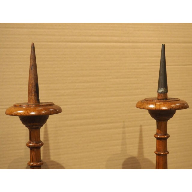Brown Pair of Early 1900's French Pine Candlesticks With Fleur De Lys Relief Carvings For Sale - Image 8 of 12