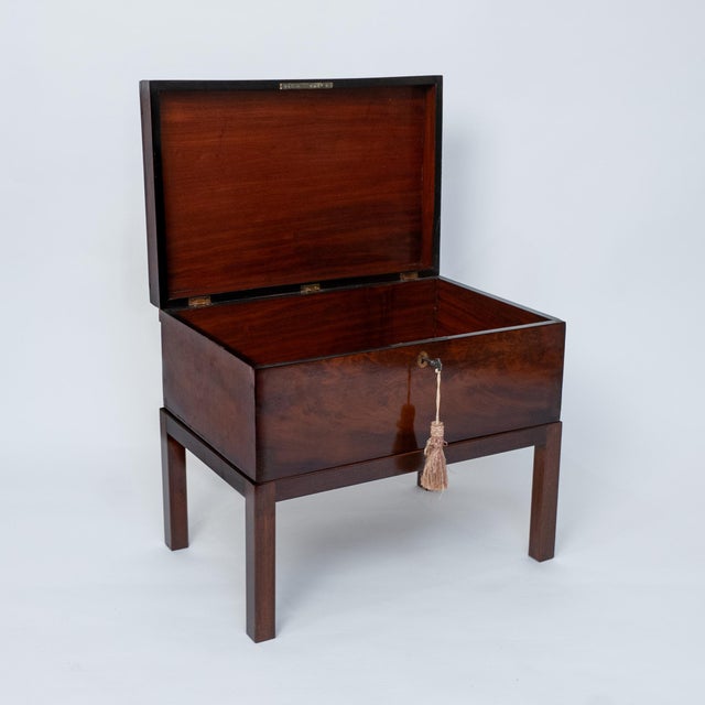 English Early 19th Century Mahogany Cellarette or Document Chest on Stand For Sale - Image 3 of 17