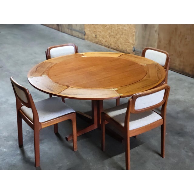 Danish Flip Flap Lotus Dining Table from Dyrlund, 1960 For Sale - Image 15 of 17