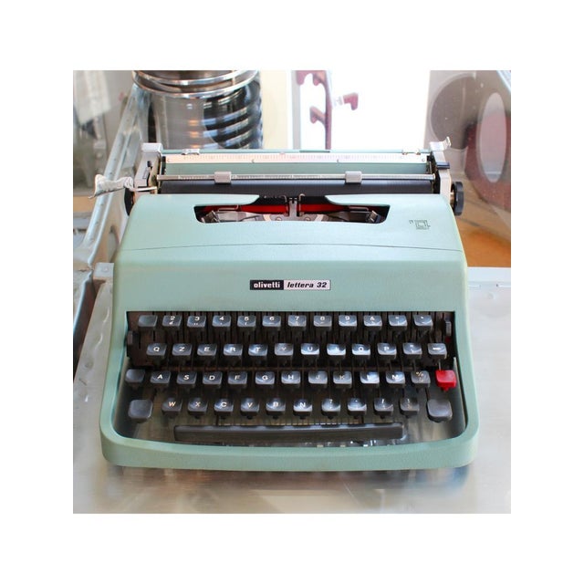 Lettera 32 Typewriter from Olivetti, 1969 For Sale - Image 4 of 12