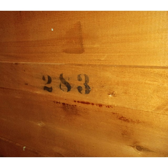 Antique Victorian Tiger Oak Knapp Joint Gentleman’s Dresser (C. 1890s) For Sale In Atlanta - Image 6 of 8