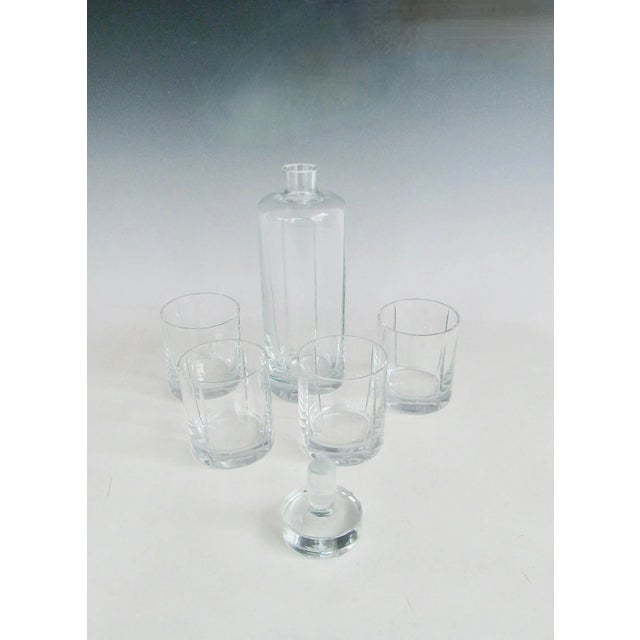 Four Classic Whiskey Rocks Glasses With Matching Decanter - 9 Pieces For Sale - Image 10 of 12