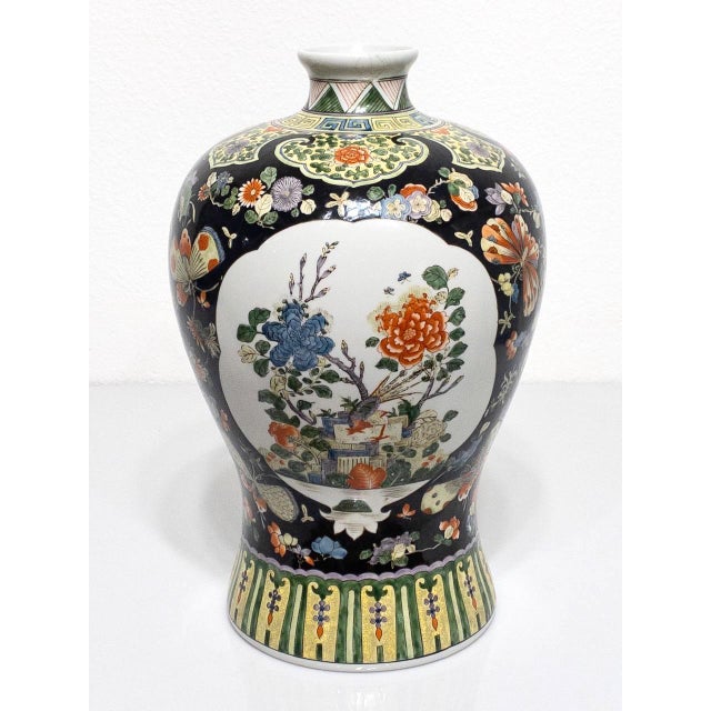 1940s Chinese Meiping Porcelain Black Floral Vase - Famille Noire Pallete, Kangxi Style & Mark, Republic Period For Sale - Image 5 of 11