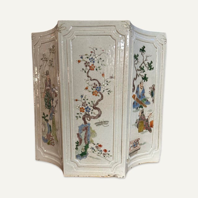 Chinese Yongzheng Period (1722-1735) Porcelain Jardiniere With Fine Enameling For Sale - Image 3 of 12