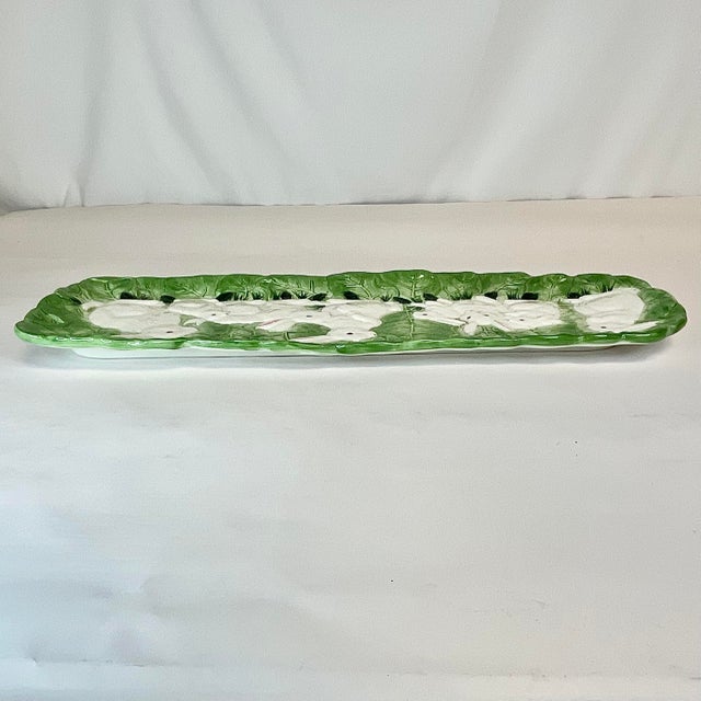 1970s Whimsical Hollywood Regency Long Platter Tray With 8 Bunnies - Easter For Sale - Image 10 of 12