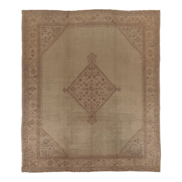 Antique Oushak Rug With Grand Medallion and Open Field - Rug & Kilim For Sale