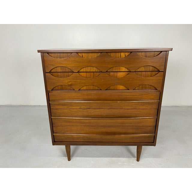 1960s United Sculptural Highboy Dresser For Sale - Image 9 of 10
